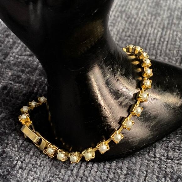 Ultra Thin Tennis Bracelet Tiny Pearlesquesc Beads On Gold Tone Metal - Picture 3 of 9